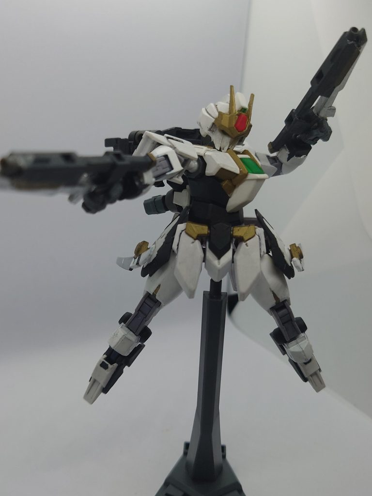 武装2:虎砲(コホウ)バックパックに装備される銃剣。ハンドガンとしての用途の他、銃身下部のブレードで接近戦にも対応できる。本体の紹介は簡単にして、以下支援機の紹介です。