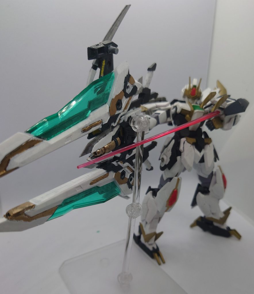 武装6:超白虎神弓(シャオバイフーシェンゴン)白虎神弓に更に虎太刀、虎砲を合体させた最強武装。射線上の全てを切断するブレード状のビームを放つ。