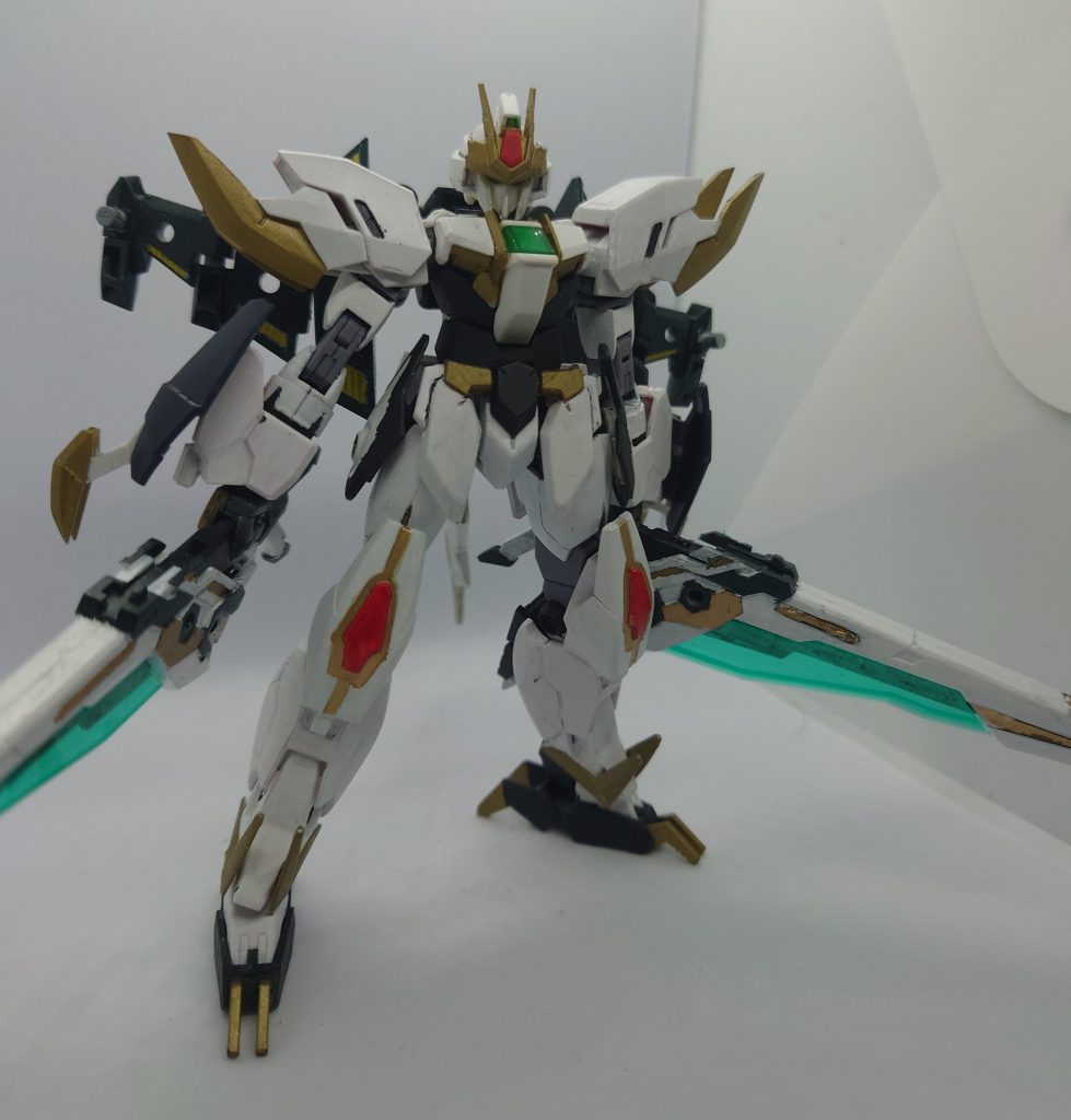武装3:双翼砲剣(ウイングガンブレード)虎砲と双翼剣を合体させた武装。本形態での主武装となる。