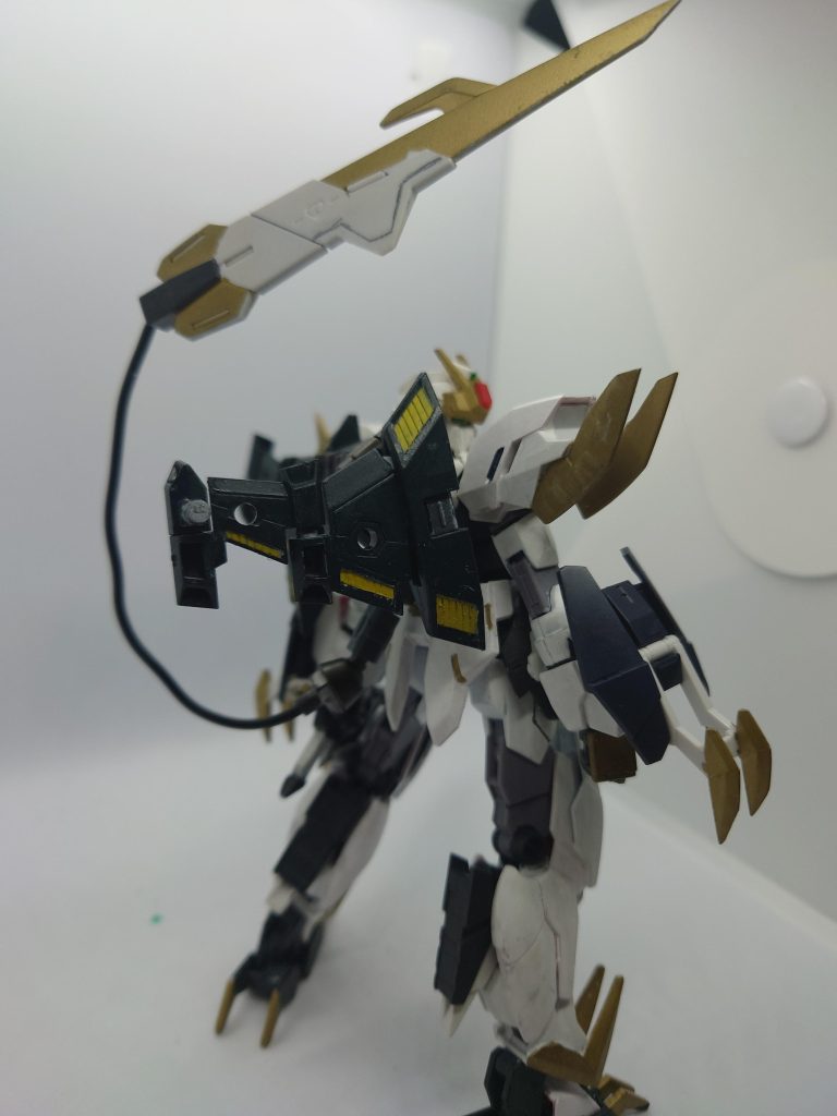 武装4:虎王尾剣(テイルブレード)ルプスレクスの武器をそのまま移植。この武装を取り付ける為にボディをダブルオースカイのものに変更しました。