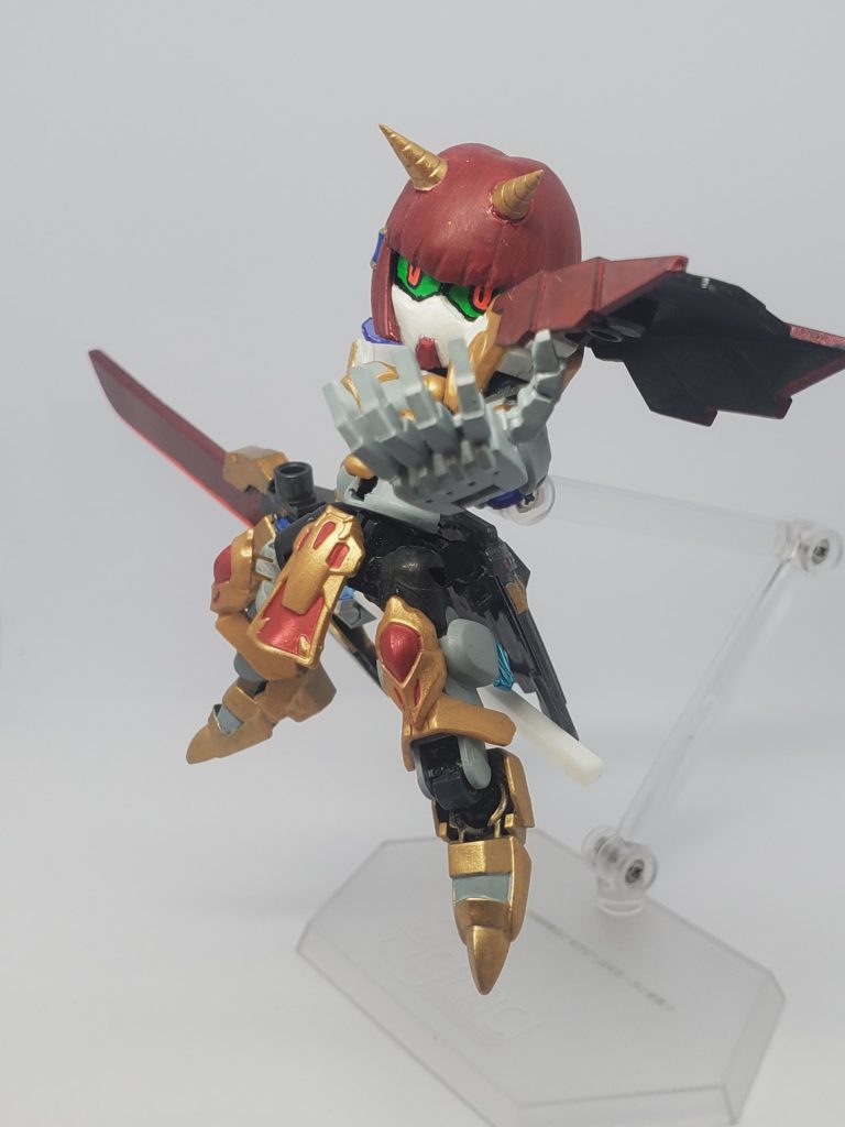 「クルガイイ、キサマラトデハ、メモリノカズガチガウッ…!」