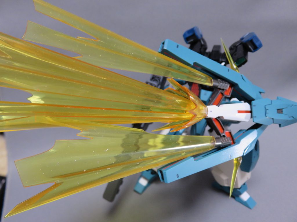 さらに展開して大型ビームサーベル形態に移行