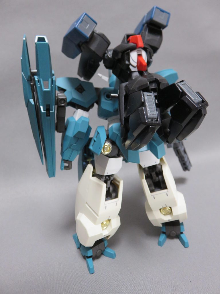 背部バックパックはセラフィムをまんま乗っけています