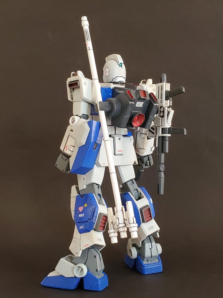 Liaview～😊🎶バックパックにはバーニア類を付けて高機動らしさを表現👊✨左右には武器マウント用のパーツを配置🎶肩内部にもスラスターを加えてます😆