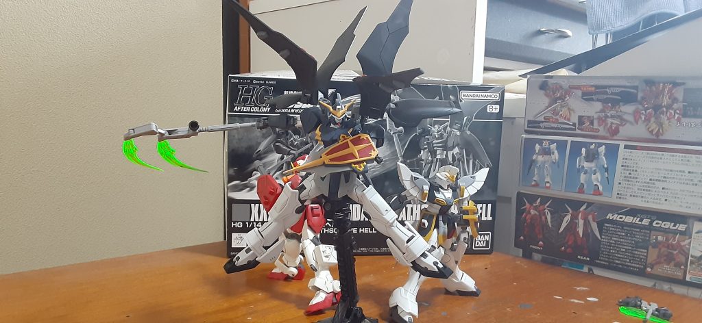 「お前ら機械を相手にだらしねえぞ‼️」　　　　　最近YOU TUBEのコメントできづいたんですが、このカトルとトロワを助ける39話時点では、OPはjust communicationでして、このシーンでのrhythm　emotionは先出しでした。　　　追記、トロワはこの時トーラスですが、当時のキットをスルーしてしまって…買っとけば良かった😭てかHGAC化してくれ❗