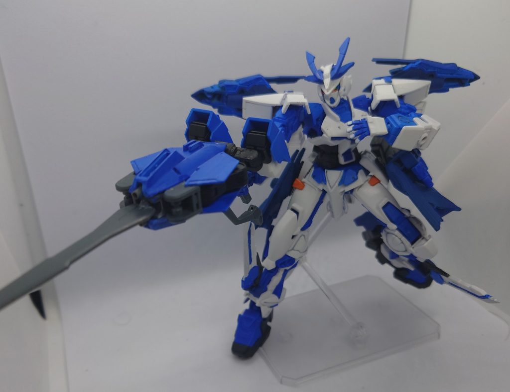 グリップの変形によってライフルモードに。