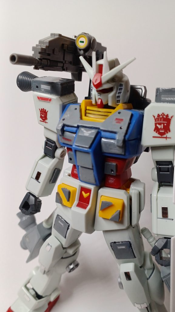 バックパックライフルはシールを使い一部変更されています。