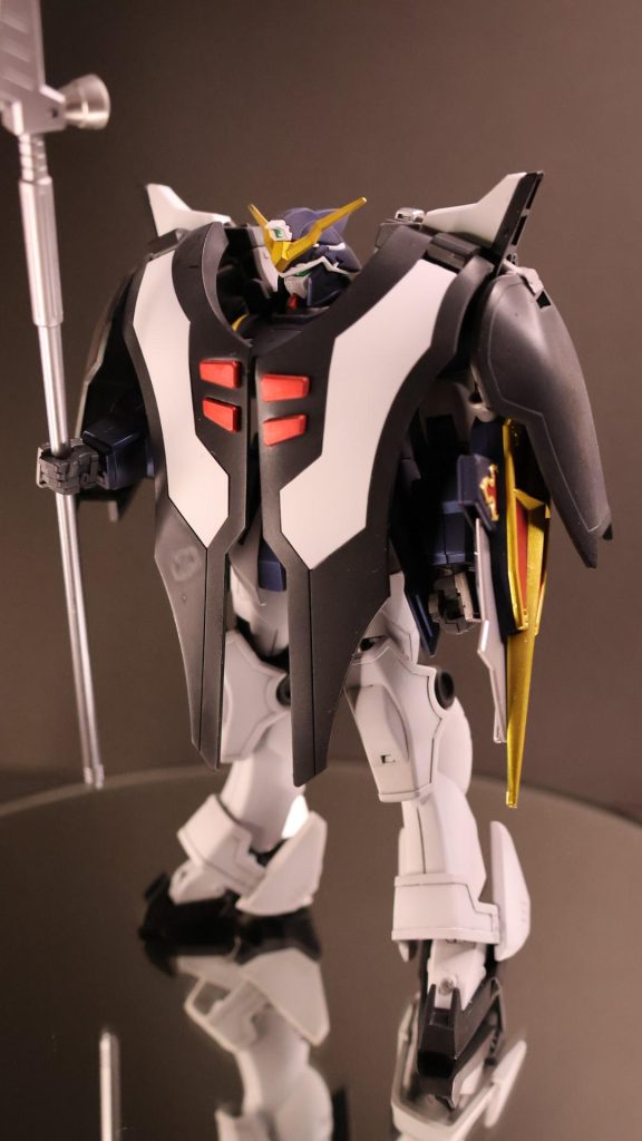 アクティブクロークを閉じた状態 棺桶型のシールド縁は付属のシールを使用したマスキングで塗装