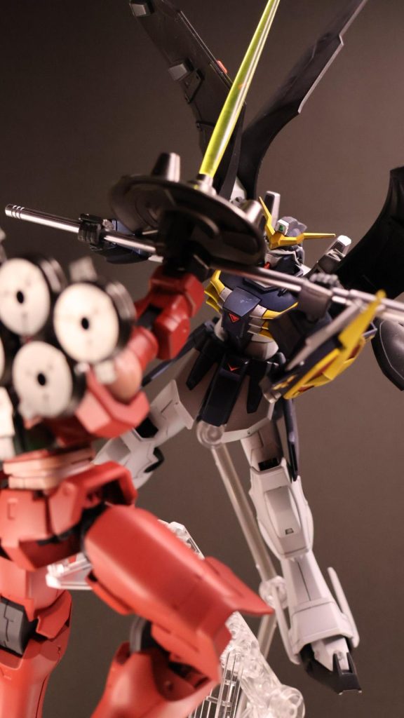 MD化(ヒイロ/トロワのデータインストール済)されたメリクリウス/ヴァイエイトに苦戦するデスサイズヘル