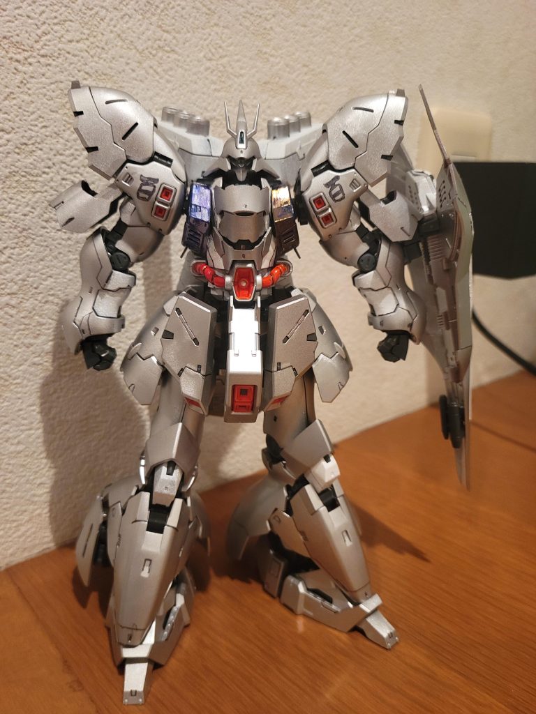 サザビー百式銀–2枚目/制作者：エアリアルsei