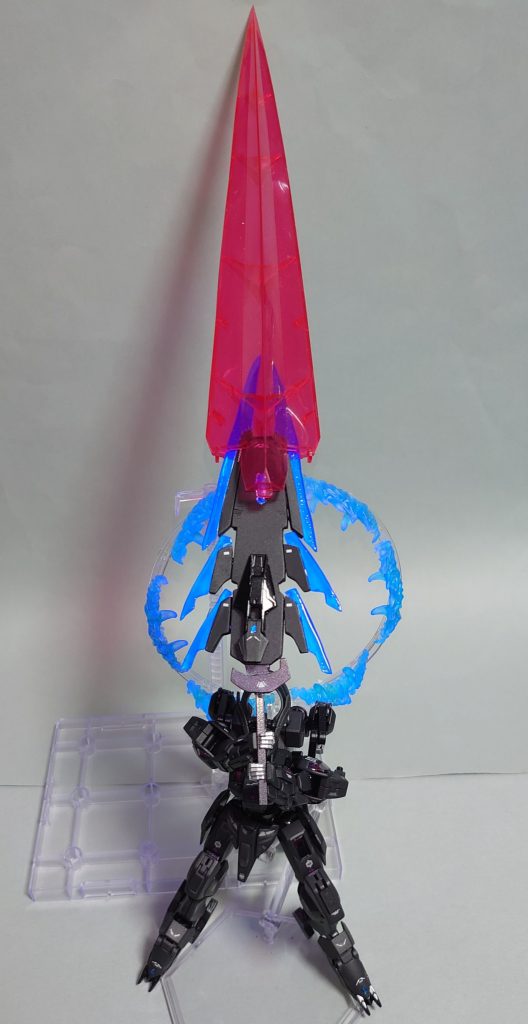 シュバルゼッテがエアリアルを参考にしているのなら・・ということで考えていたガンビットソードです。どちらかといえばダブルオークアンタですが（）盾のエアリアルに対する剣のシュバルゼッテなら、その中間に位置するシュヴェルジッツはさらに剣としての機能を尖らせても面白いんじゃないかなと作ってみました。ただ、理論上はガンビットブラスターにもできるんだからエアリアルの上位互換じゃない？という自分自身への疑問に対しては、本来は射撃用ではないので肝心の射撃精度が安定しないということで納得しています。