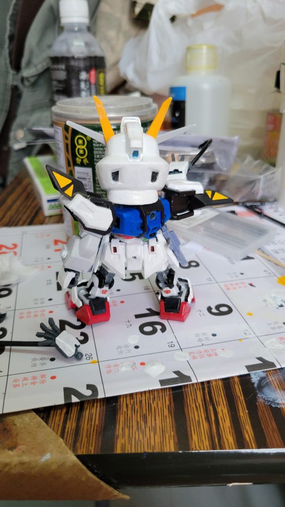 BB戦士293改造 GAT-X105E ストライクガンダムE–3枚目/制作者：石頭三舊