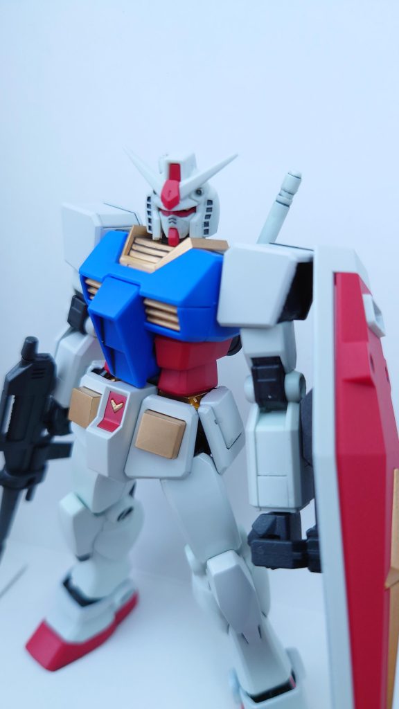 EGガンダム、この値段でこのクオリティかと驚きました。初心者の練習用にありがたいです。