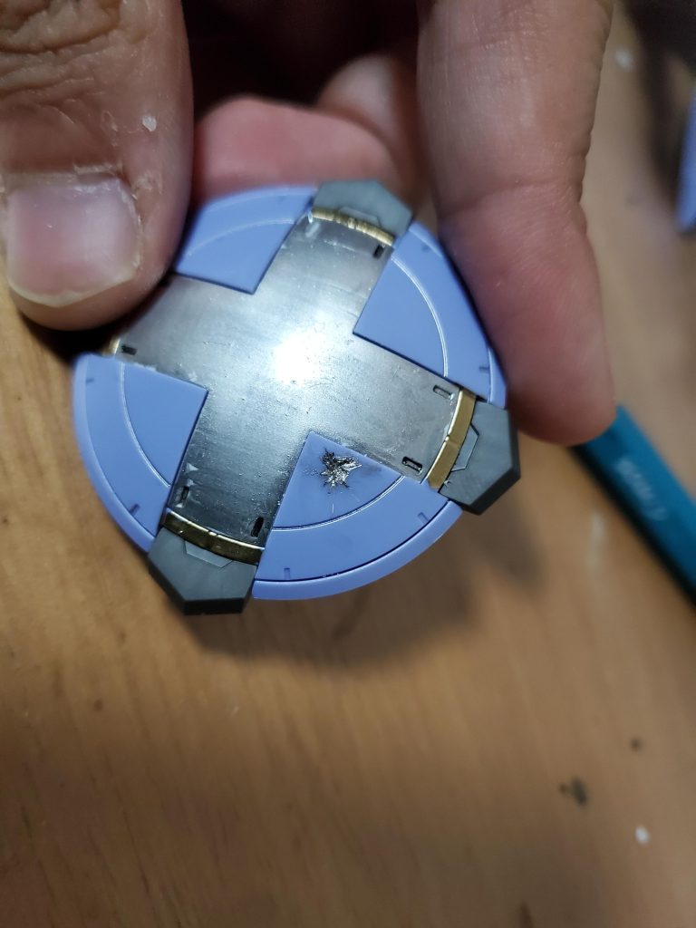 最近ピンバイスを買ったので使い心地の確認に弾痕をつけてみました