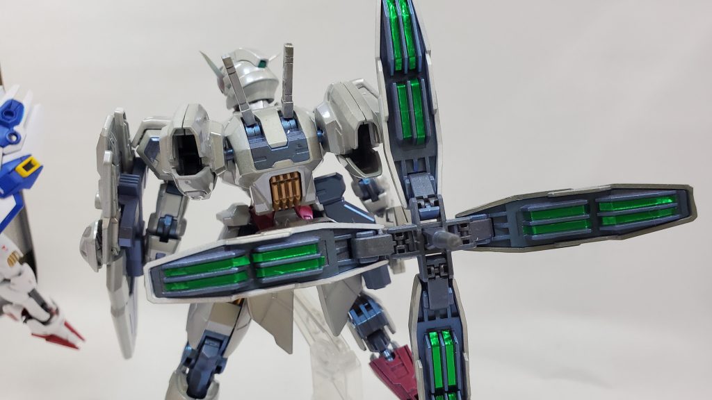 裏側、赤部分はメタリックブラッディレッド、黄色部分はスターブライトゴールド。緑部分はホイルシールの出来が良かったので、手を抜いてます(笑)