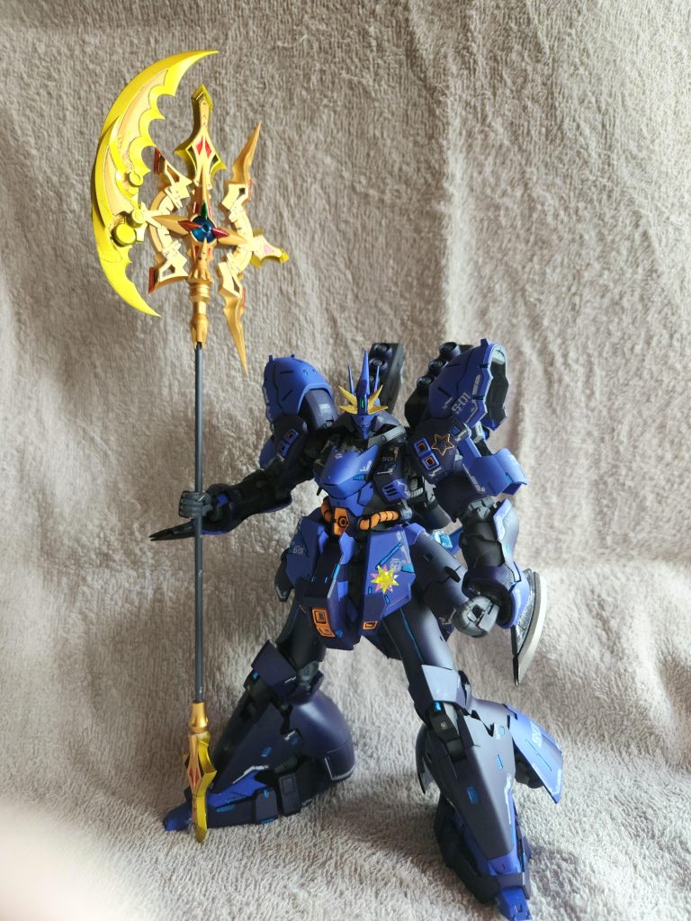 メイン近接武装　メテオハルバートすいちゃんの新衣装で追加された斧をコトブキヤのモデリングサポートグッズを組み合わせて制作しました。