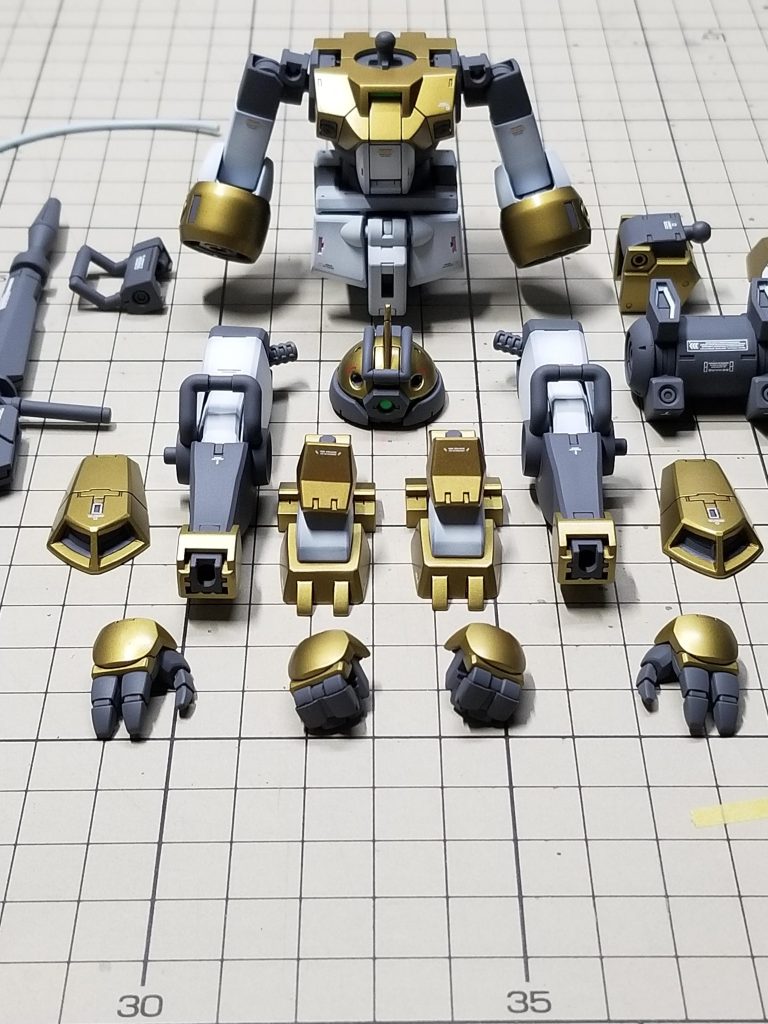 組立前の儀式。作法に則り掲載。