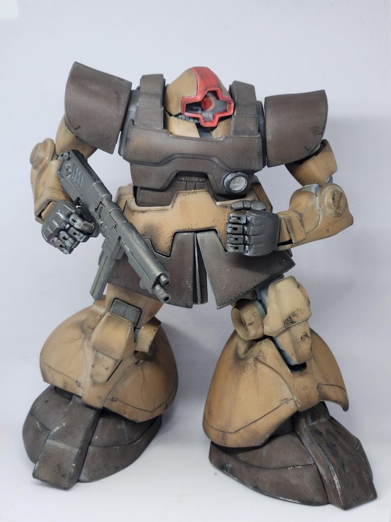 ポーズ１。制作中、撮影中、MGのドム様はとにかくデカイ❗とワクワクしながら作りました🥶