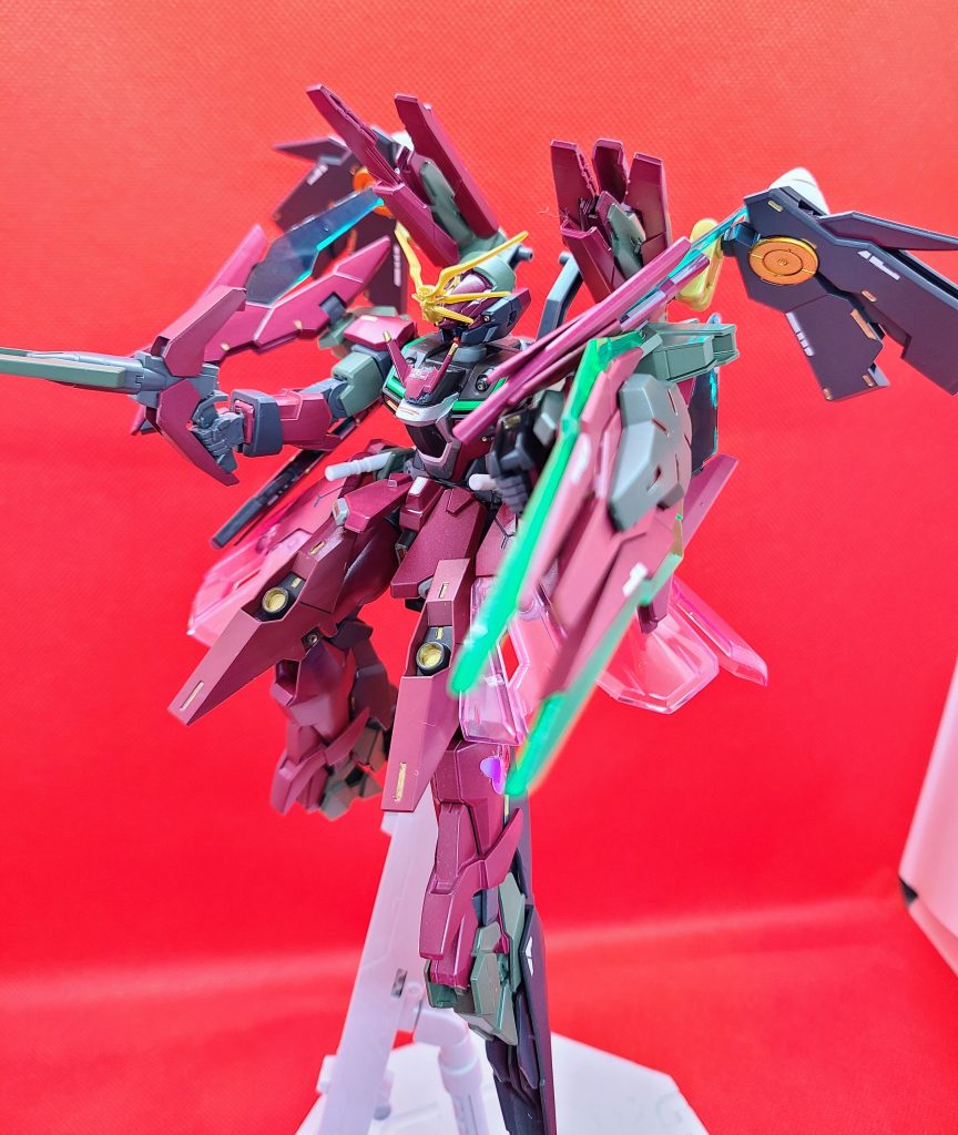 ブースター等を展開、全てのブースターがめっちゃ動くので機動性は抜群なはずですGNドライブの出力を上げてシグマスファンネルのバーストショット！火力が上がる代わりにビームが曲がらなくなるみたいな設定はご愛嬌です(笑)