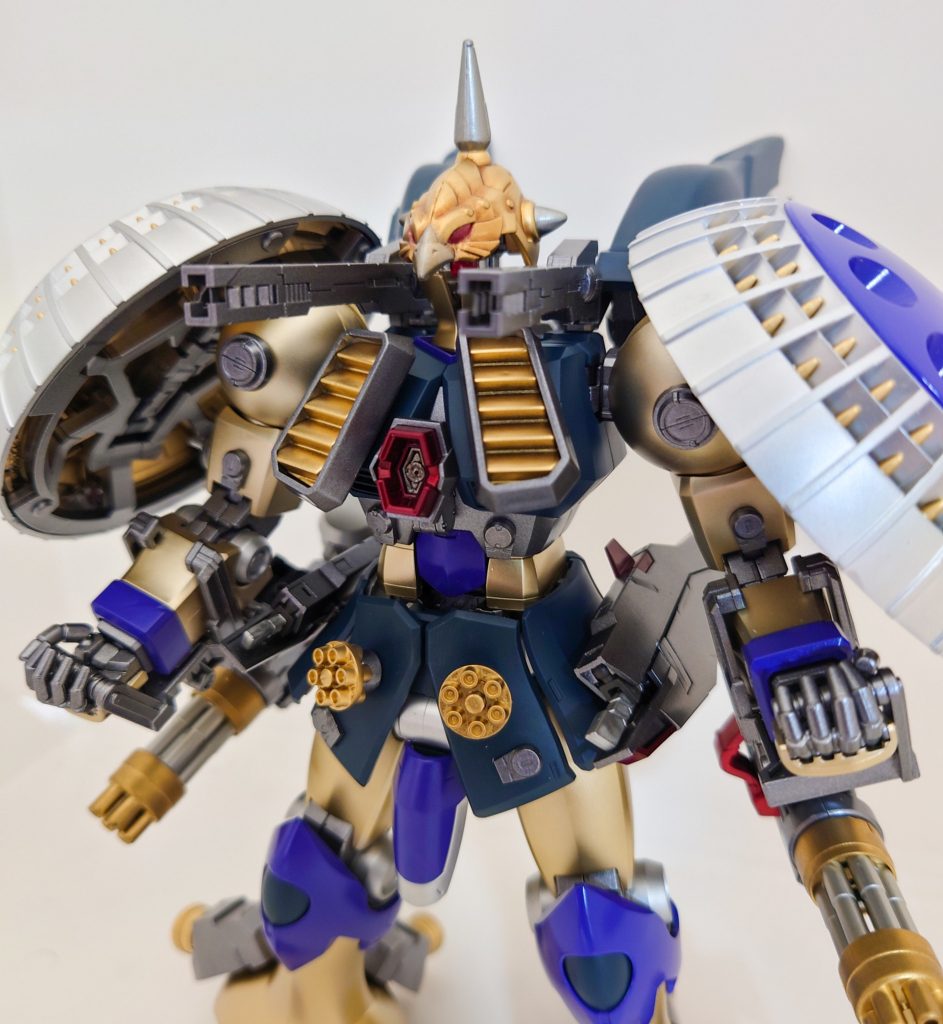 両肩にはレールガン。胸部にはハイメガキャノンを装備。そのハイメガキャノンの冷却ように大型排熱ダクトを取り付けました。