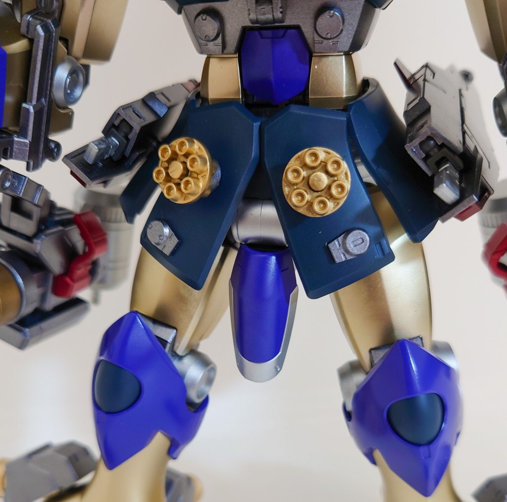 フロントスカートにガトリング装備。