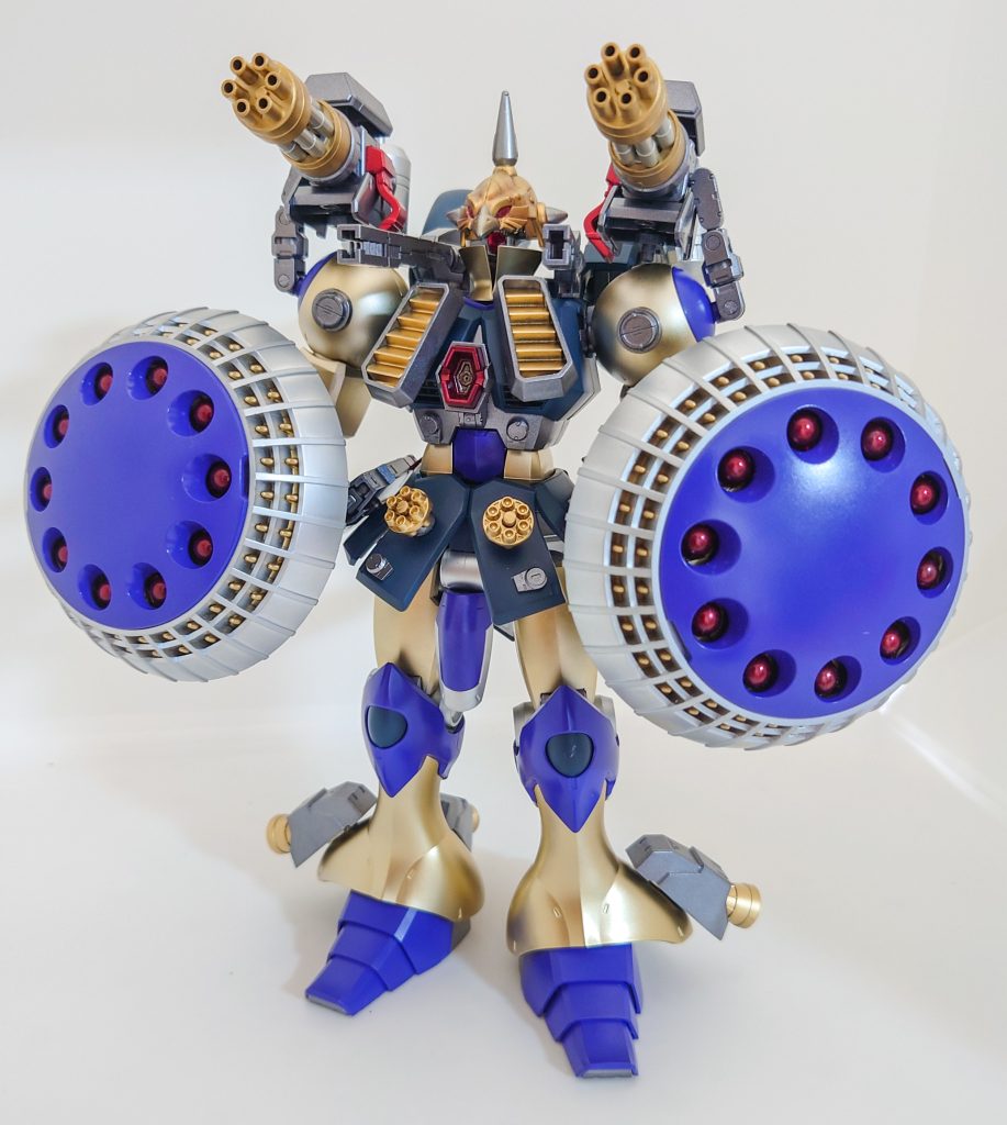 そして、ギャンギャギャンといえば、やはり両腕にシールドを装備した姿!両腕に装備していたガトリングはシールドの代わりに両肩に装備して「ファランクスモード」。