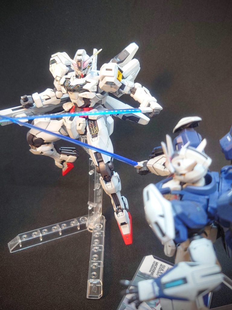 エアリアル改修型と並べて飾っておきます。