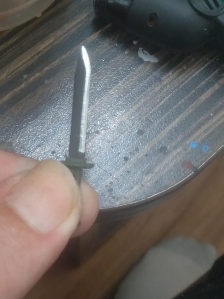 Here is how the knife looks. I tried to sharpen it some with my hobby knife