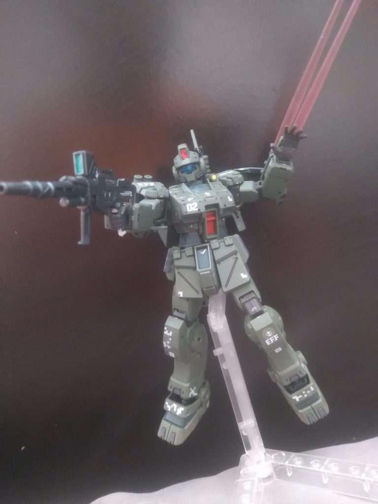 The dual beam saber rack on the arm looks very impressive. I also borrowed the beam rifle from the ground gundam
