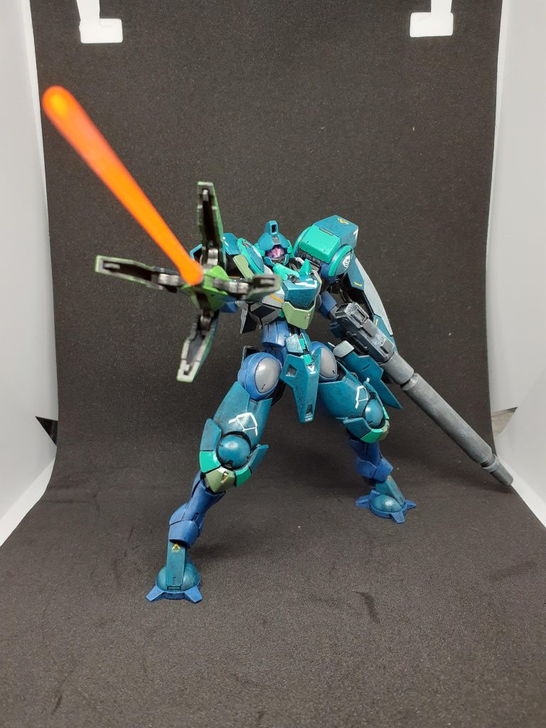 ビームサーベルを展開できるように銃口を付けました。