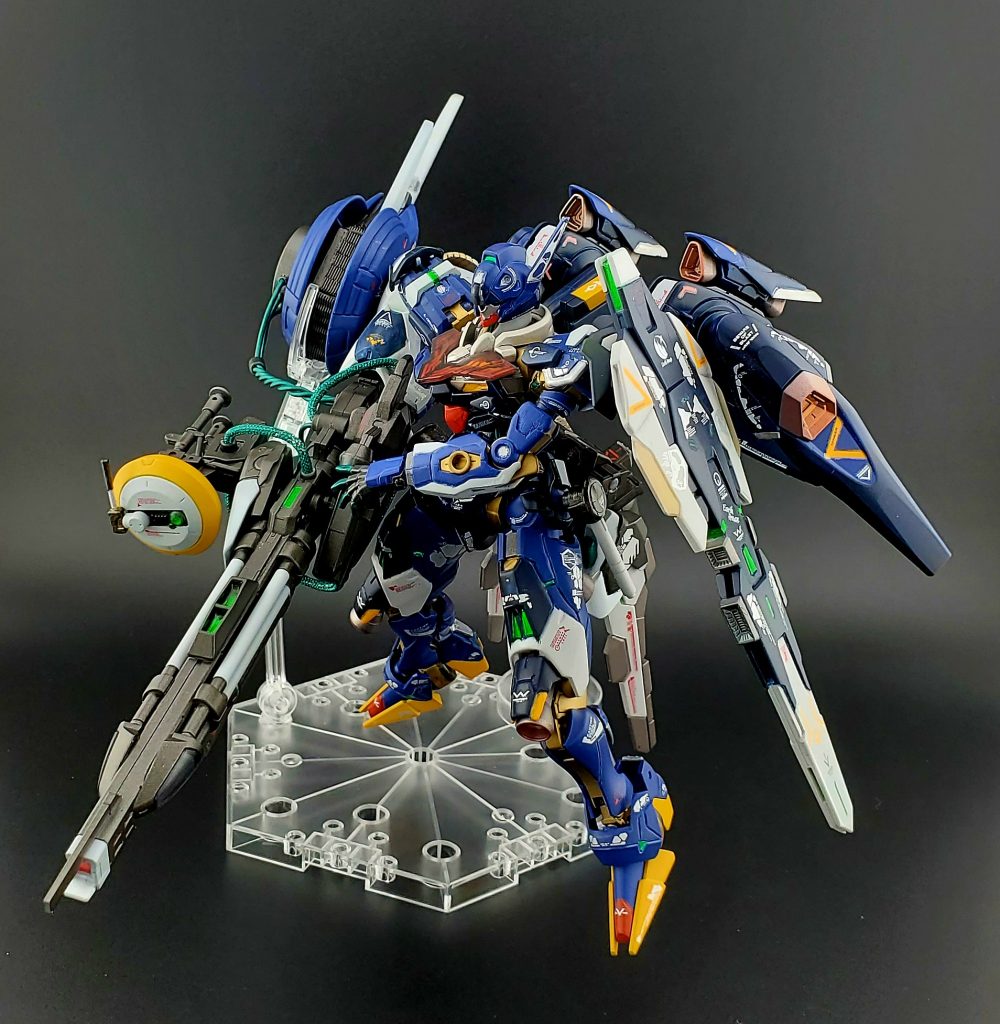 ランチャーの持ち手部分に加工したエアリアルのライフル、センサー部分に『ビルダーズパーツHD MS レドーム01』を使っています。