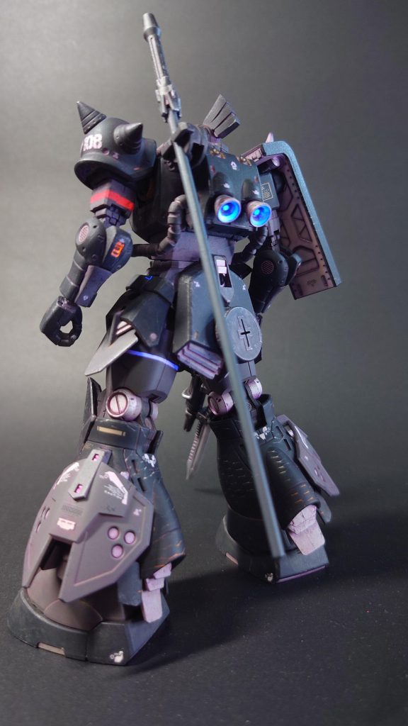 バックショットです。バックパックのバーニアや肘あたりはガイアの蛍光エナメルを使用しています(ブラックライトで発光します🔦)