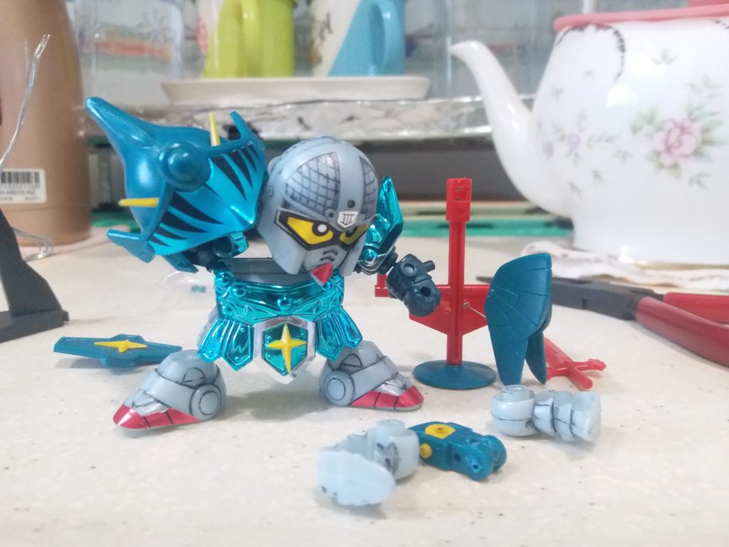 不良品じゃないか?因為落膠水過多，連馬尾都黐住，一拉馬尾就爛左！