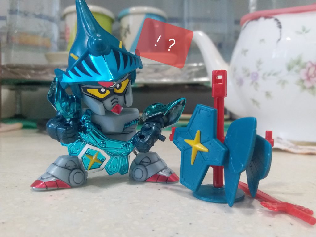 なんか変ですが!台座も変ですが，他になにが