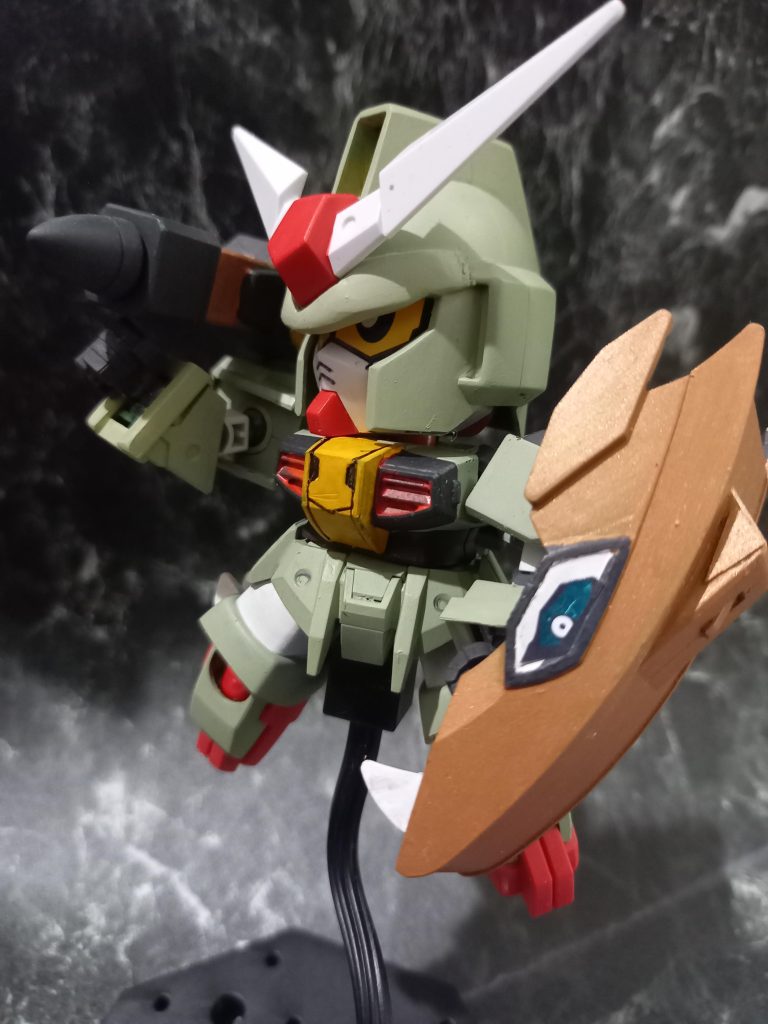 ファレホ筆塗り全塗装　日差しをパテで整形