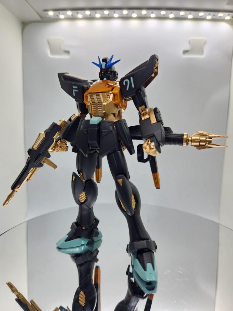 こちらが反転前。反転後にグレーにするためには、おそらくシルバーにすべきだった、と考えています。 個人的に、黒金の組み合わせは好きなので、これはこれでアリかも、とも思っています。