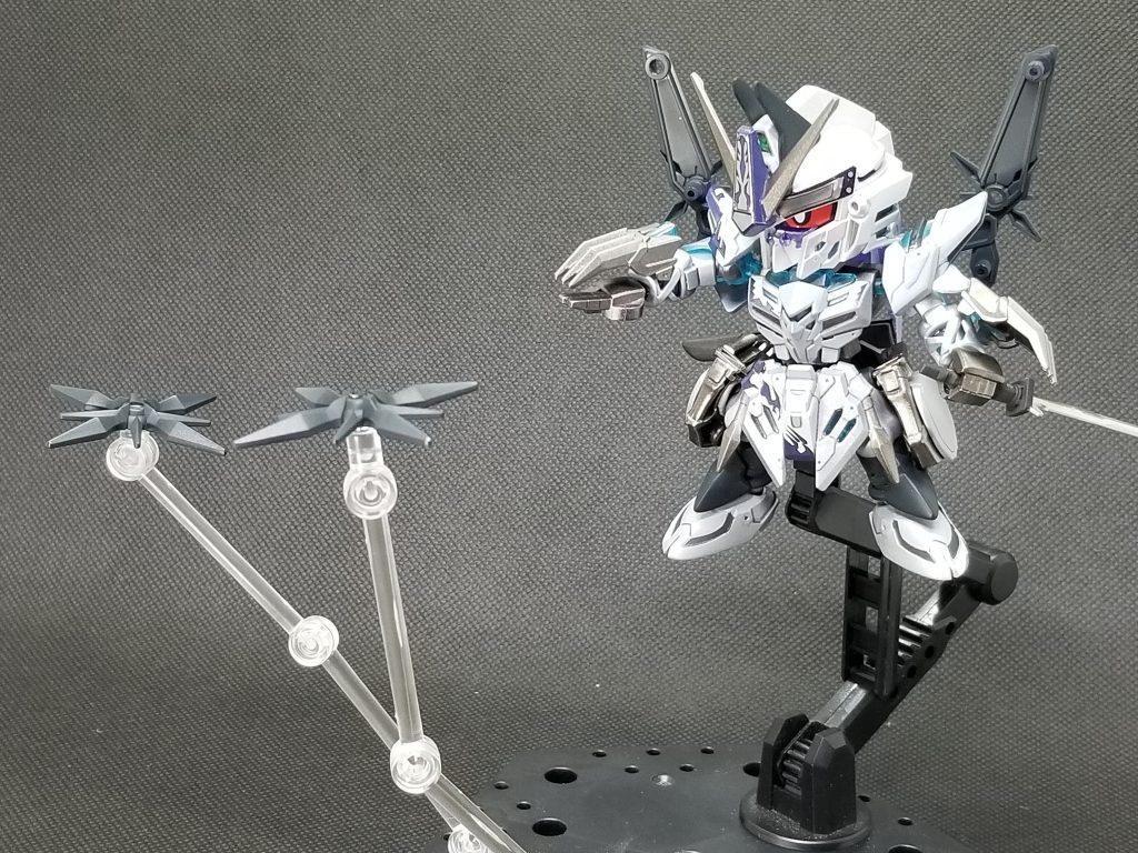 『行け❗手裏剣ファンネルっ』違うかっ🤣ちなみに【六文手裏剣 貉(むじな)】って名前があるそうです。