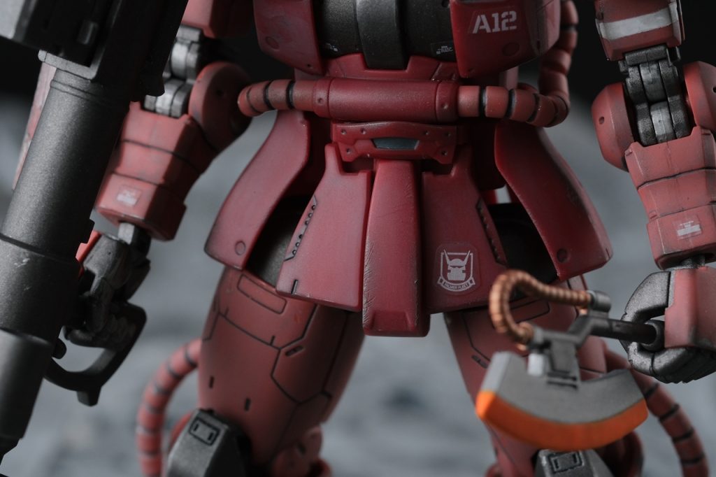 ヒートホークもブラックライト当てないとただのオレンジ色。