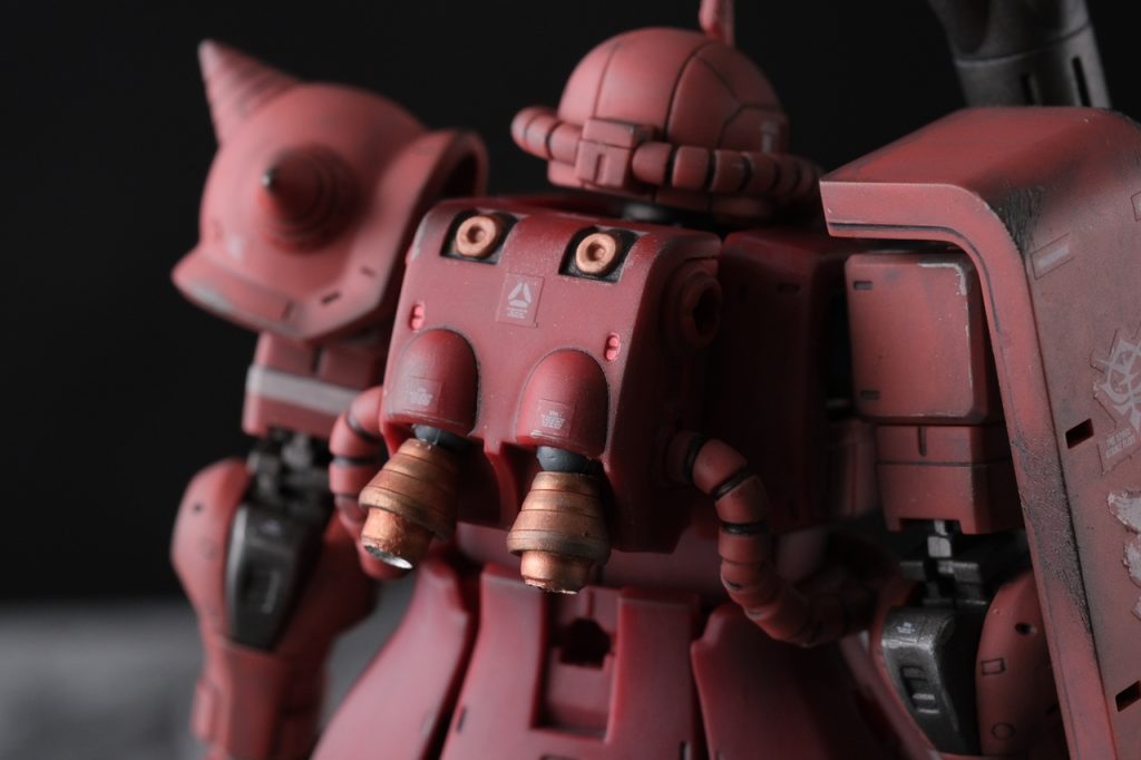 背中。ノズルにはエフェクトパーツを付けられるようにしています。