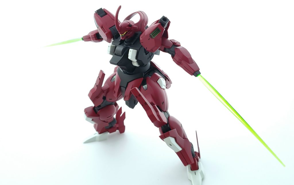 このグエル・ジェタークが負けてたまるかよ!(劇中では右肩装甲外れてたけど…)