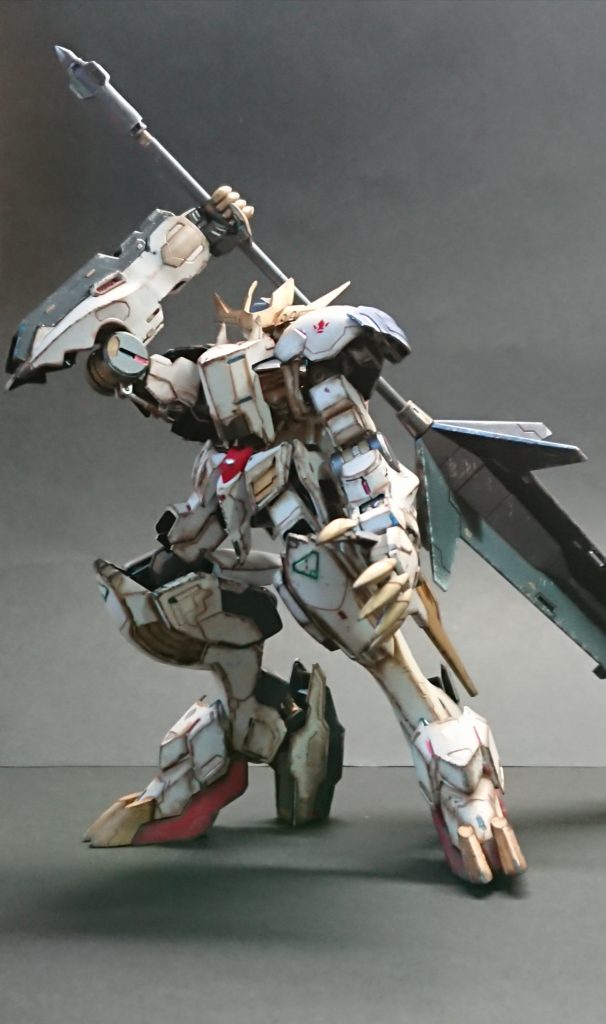 アクションポーズ立たせた時のプロポーションを考慮しているため、あんまり派手なポーズが撮れません(^^;)