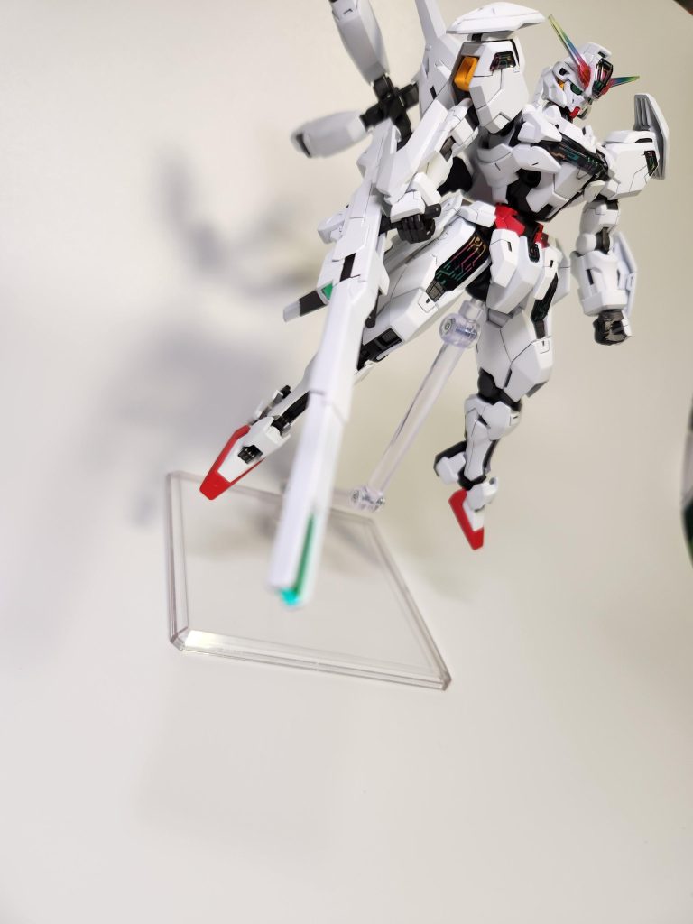 センサー類も発光するよう蛍光塗料を使用してます。写真だとピント合ってなくてわかりませんが延長した箇所の面がガタガタです。延長して面もキメるって難しいですね😂