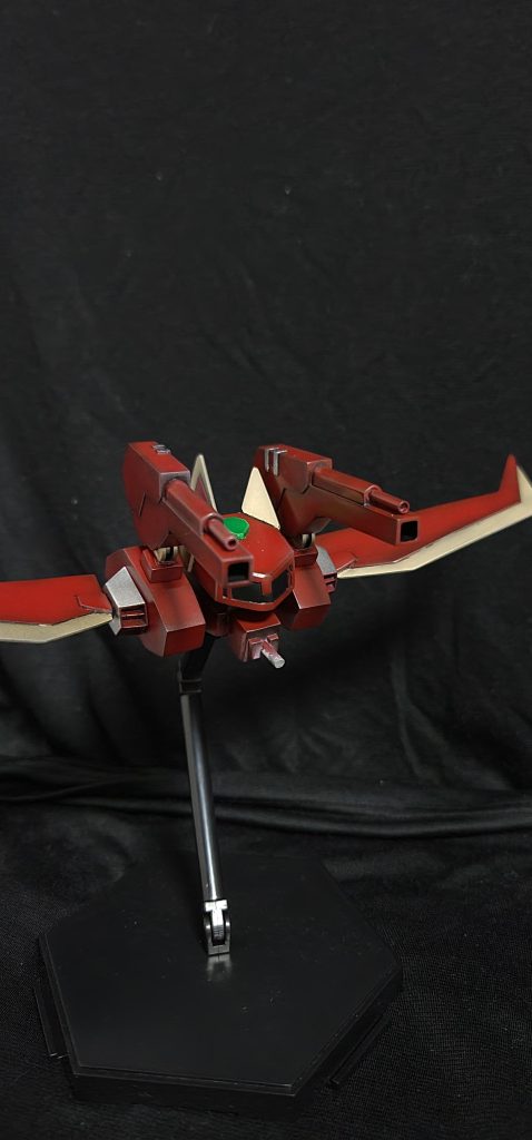 ストライクと接続する基部に箱組のブロックを仕込むことで、断空砲の砲塔が抜けるようになってます。