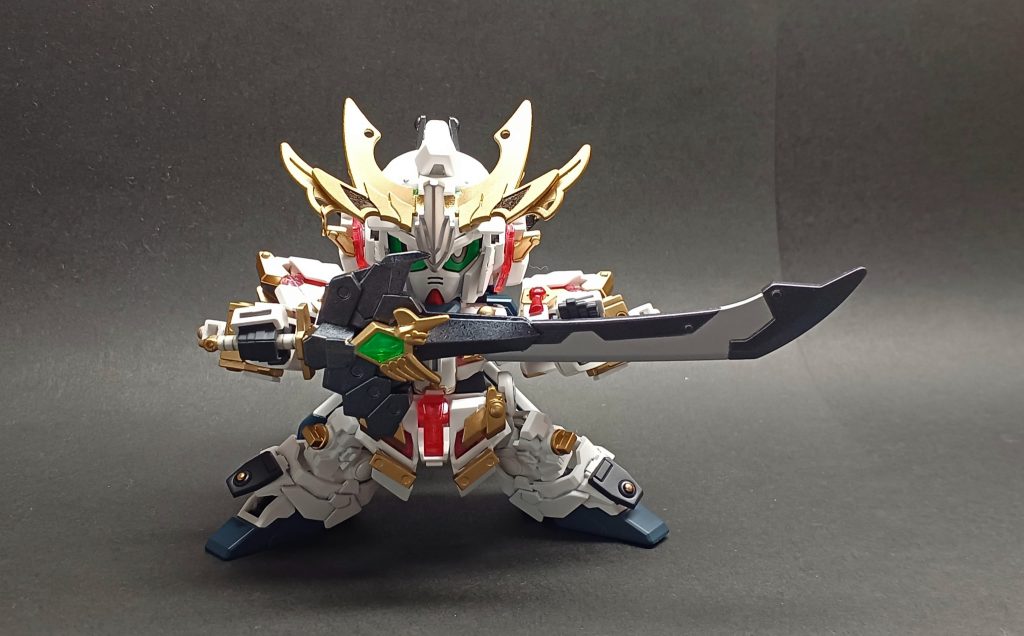 ビームマグナム風大剣騎士ユニコーンのマグナムソードに、三国伝曹操の炎骨刃を組み合わせました。