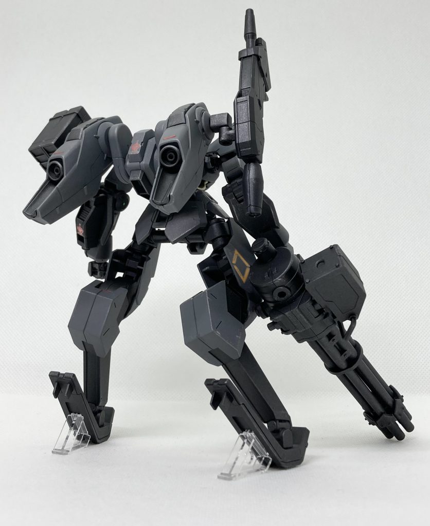 バックパックは水星フライトユニットを接続軸を加工して取り付けてFAUCのミサイルポッドとベギルペンデのライフルを接続しています。