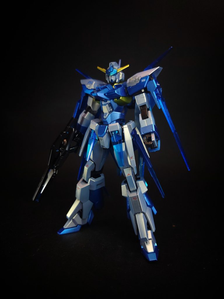 そのポテンシャルは極めて高く、ベース機となったAGE-3の特徴であるパワーと火力を継承しつつも可能な限りの軽量化が図られており、多数のスラスターと相まって非常に高い機動力を実現している。装甲の耐久性もかなり高いらしく、ルナベース奪還作戦時にフォーンファルシアに攻撃されて何度も直撃を受けたが、目立った損傷は見受けられなかった。