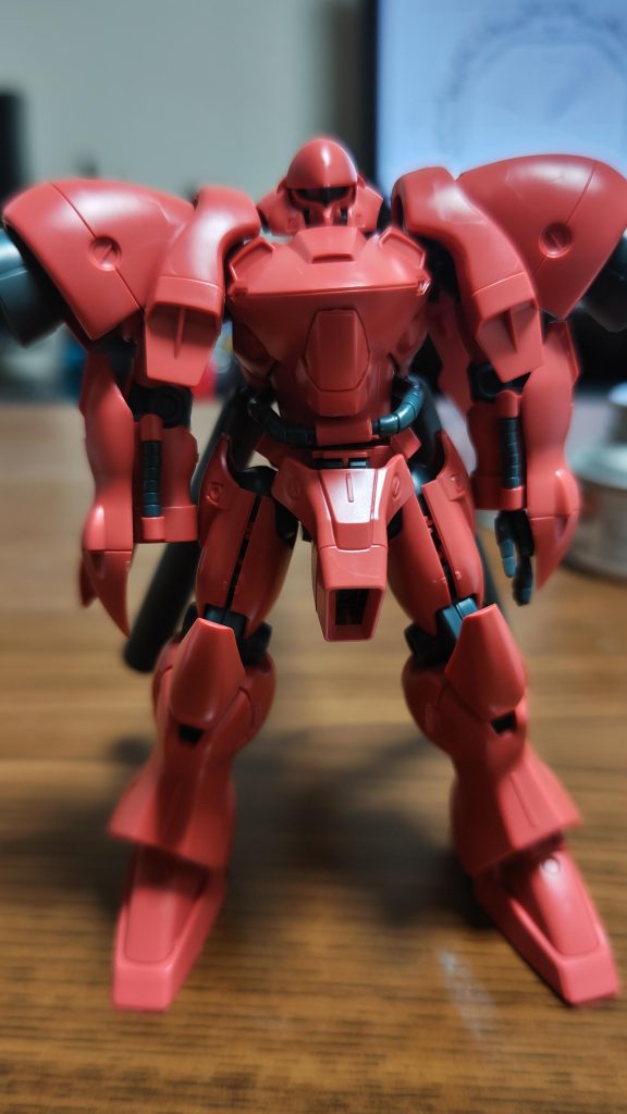 仮組み段階。古いキットなんでシンプルに赤!