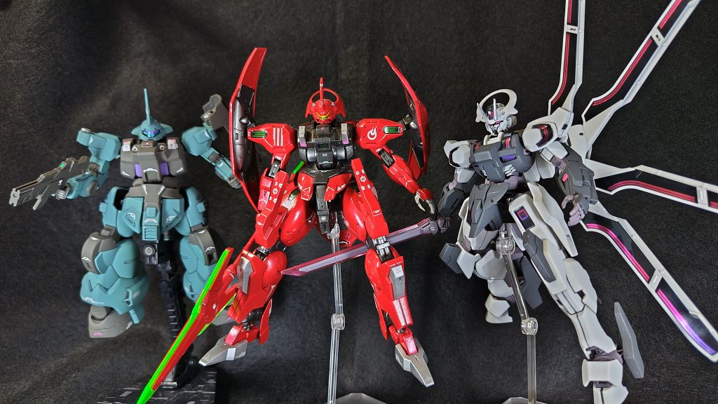 ジェターク寮のMS比較(グエルディランザを忘れた…)ボディーはシュバルゼッテが一番小さいですが、ガンビットが大きくみせてくれます。