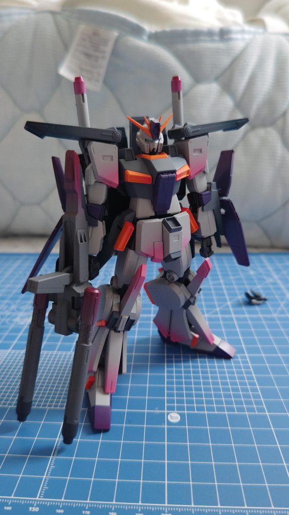 デカール貼り前の仮組です！やはりディテールが少なくのっぺりしてますね！