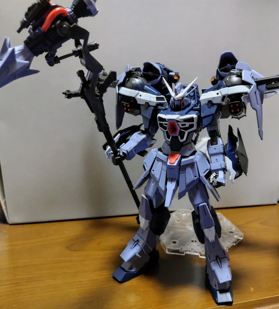 色々デカすぎて収まらず……